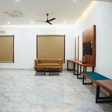 The Krati Resort & Convention Centre 巴雷利 外观 照片