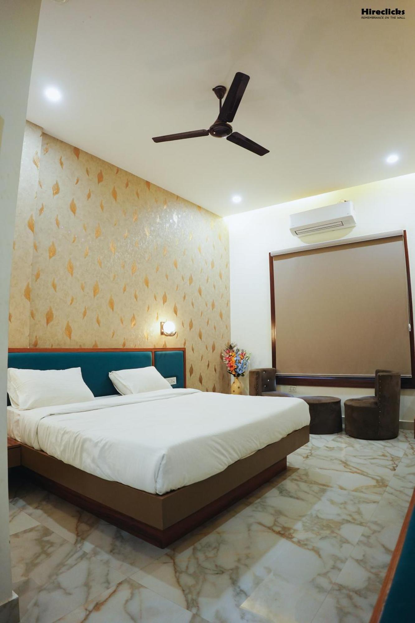 The Krati Resort & Convention Centre 巴雷利 外观 照片